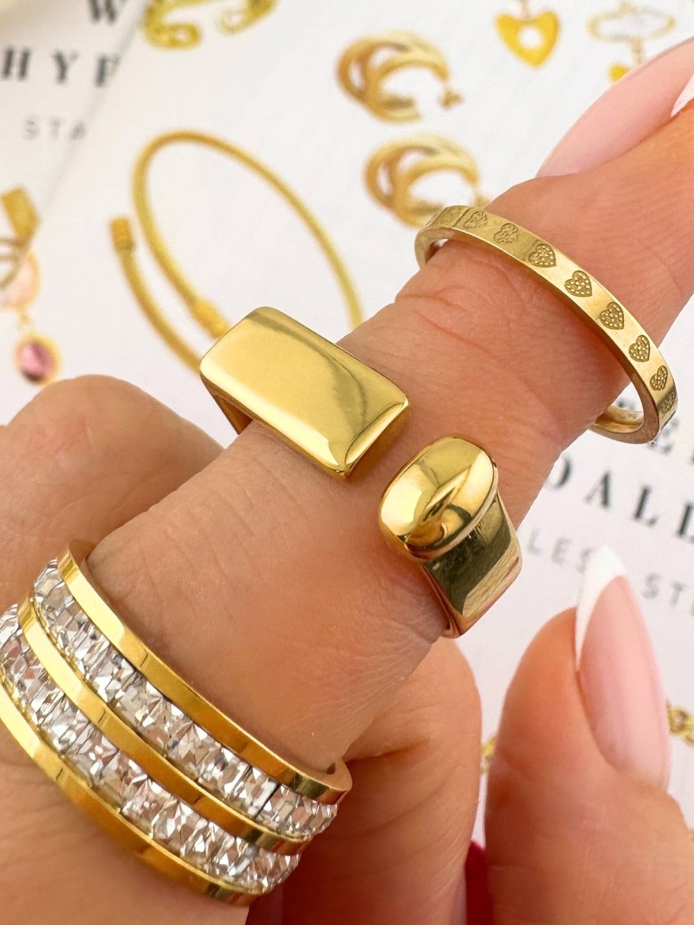 18k Gold Plated Crystal Inlay Women's Band Ring